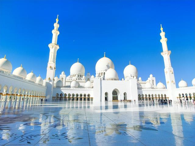 富得流油!中东土豪生活大揭秘|古堡|迪拜|打卡_新浪新闻