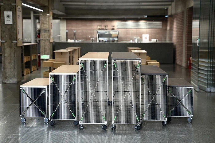 原力飞行的咖啡渣移动桌椅；图片来源：三顿半微信公众号