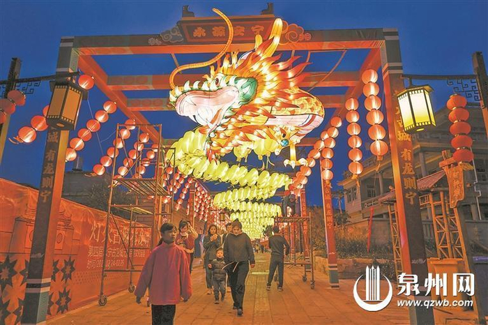 花灯争俏元宵味浓