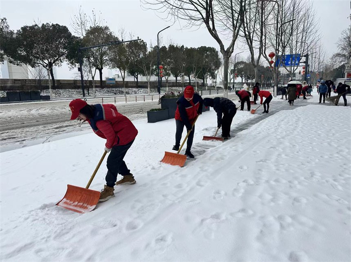 武汉市中华路街道铲雪除冰保畅通