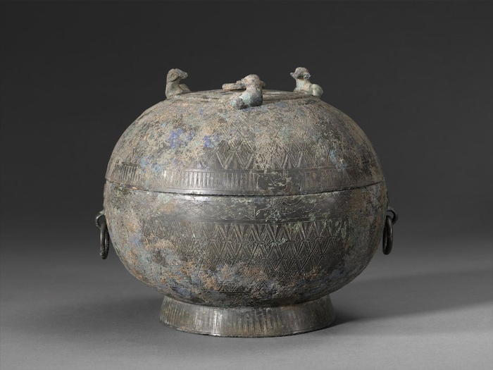 菱纹盒 西汉（公元前206年—公元8年）