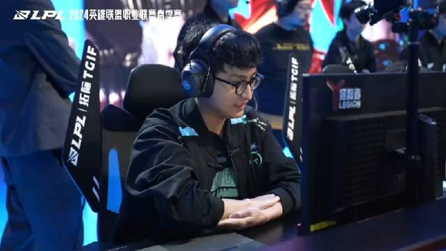 tt赛前花絮:默默给hoya兜里放了惊喜的beichuan