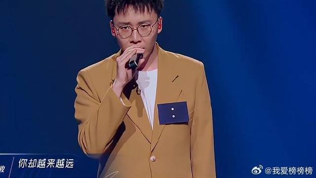 赵骏献唱一首《雨天》,深情歌声直戳心窝,太惊艳