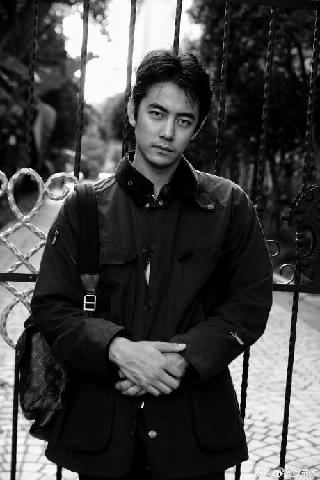 啊哈哈哈哈纪凌尘看起来一副懵懵的样子|纪凌尘_新浪新闻