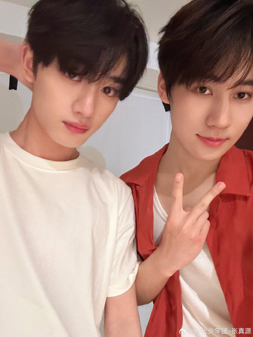 刘耀文张真源严浩翔为丁程鑫庆生……|张真源|刘耀文|严浩翔_新浪新闻