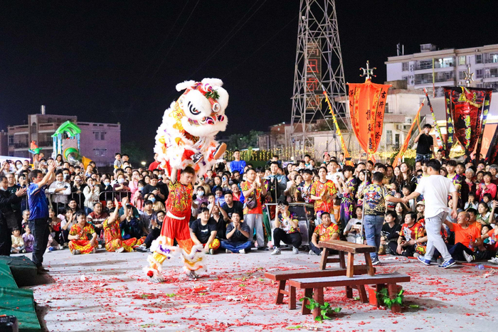 视频图集锣鼓齐鸣共贺元宵广州白云多村醒狮齐聚展雄风