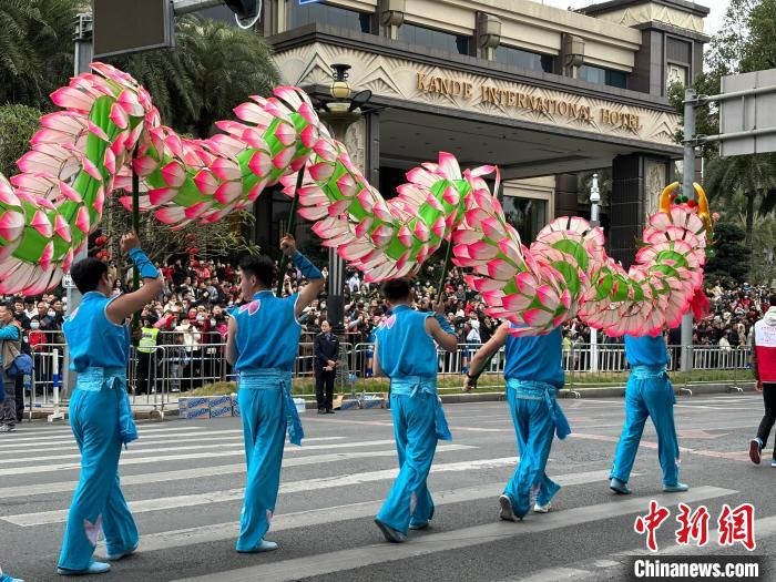 部非物质文化遗产司发动各地广泛开展"舞动中国龙"——龙舞大巡游活动