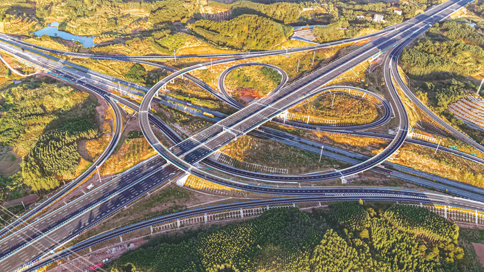 南宁市加快铁路高速公路航空水运等多通道协同建设