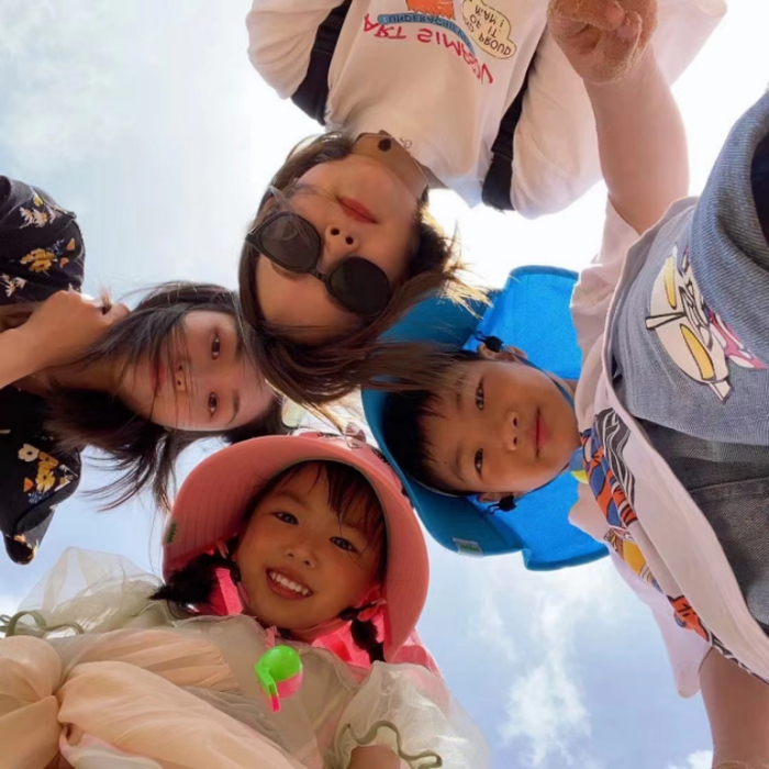 一家四口合照，图片由受访者提供