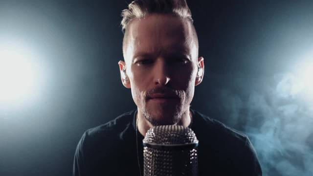 skid row (穷街)乐队现任主唱 erik gr02nwall