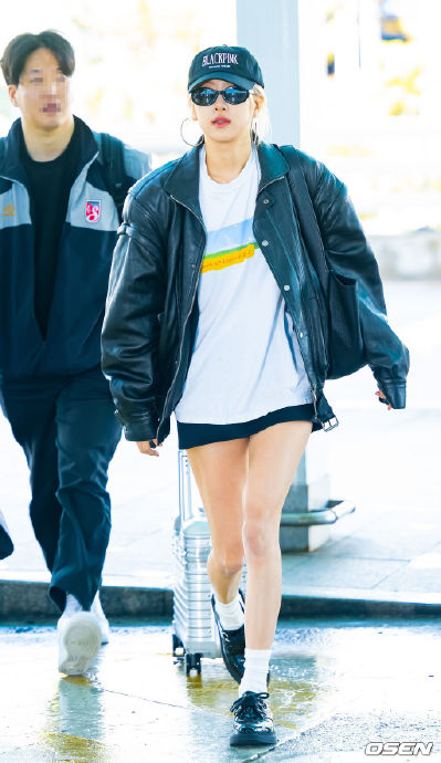 今日戴着blackpink帽子出国的ros07……|blackpink|ros07_新浪