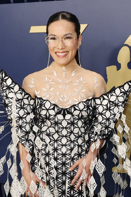 黄阿丽亮相2024年第30届美国演员工会奖|黄阿丽_新浪新闻