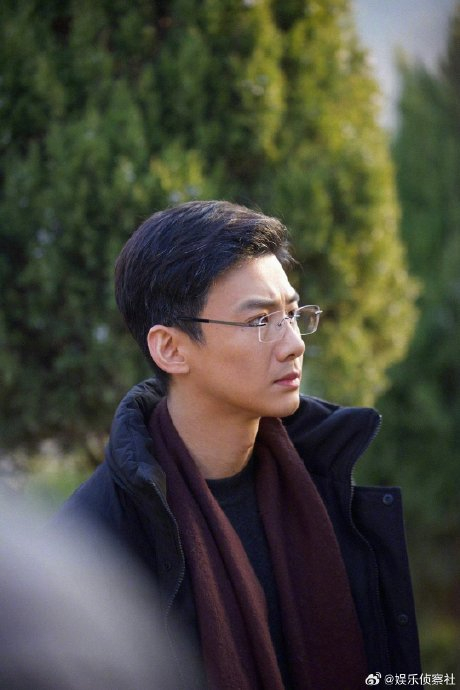 看到这里忽然发现白敬亭有白头发了……|白敬亭|白头发|敬亭_新浪新闻