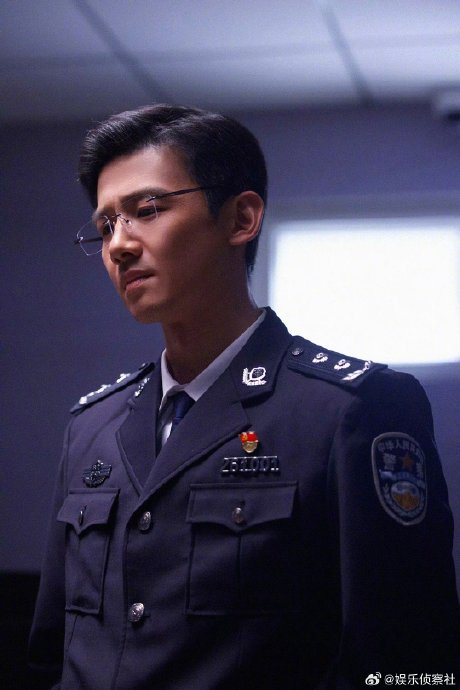 看到这里忽然发现白敬亭有白头发了……|白敬亭|白头发|敬亭_新浪新闻