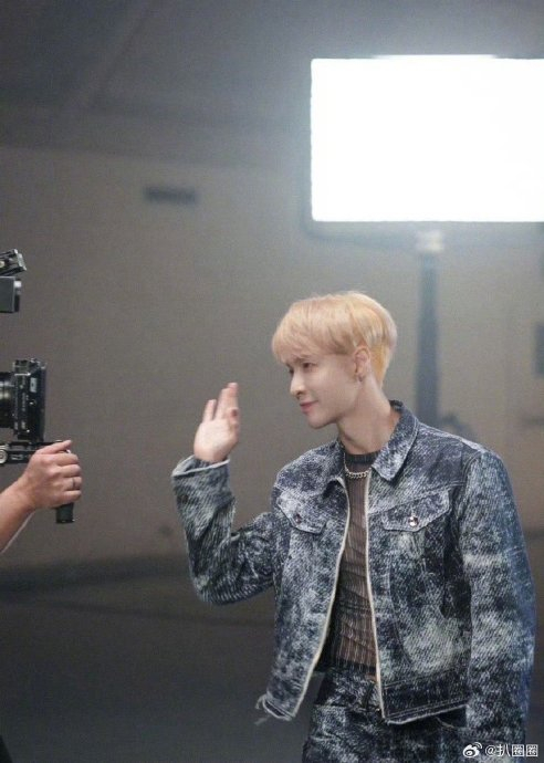 张艺兴东京粉丝见面会,好多人,当年的lay海外人气依旧很高|张艺兴|lay