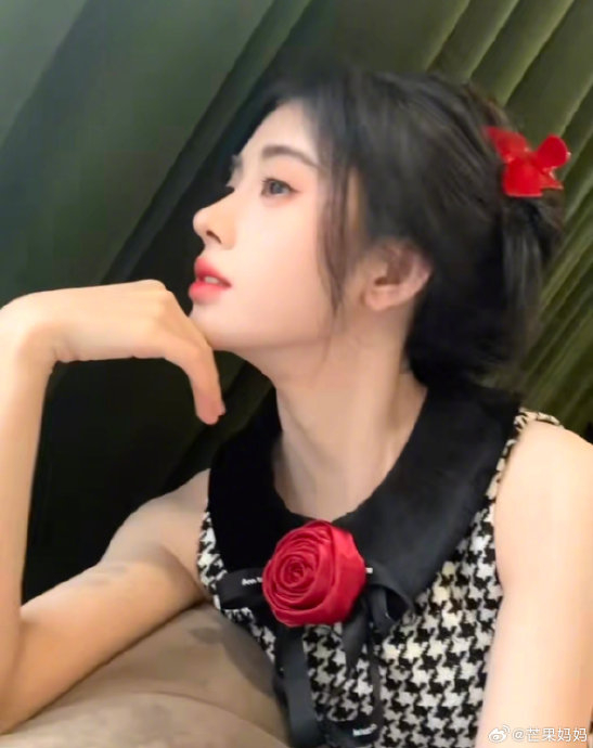 来自智能系统的最高评价,鞠婧祎的自拍被识别成"疑似ai"了|鞠婧祎