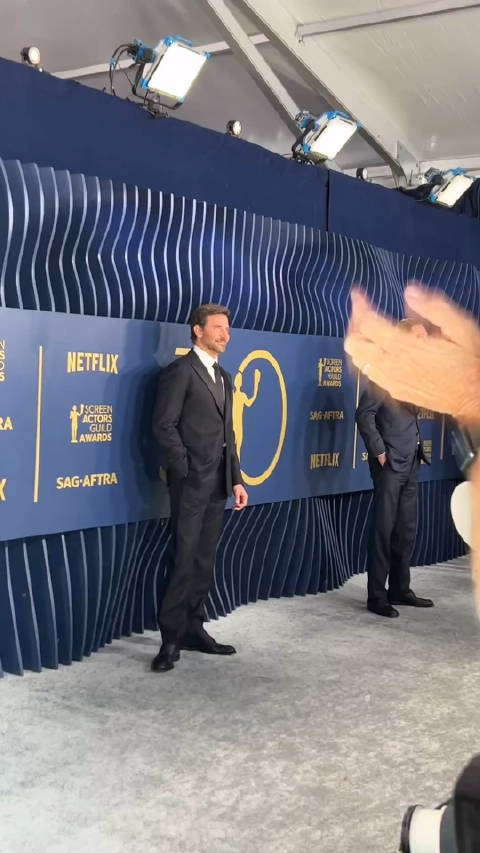 bradleycooper亮相演员工会奖库珀一如既往帅气