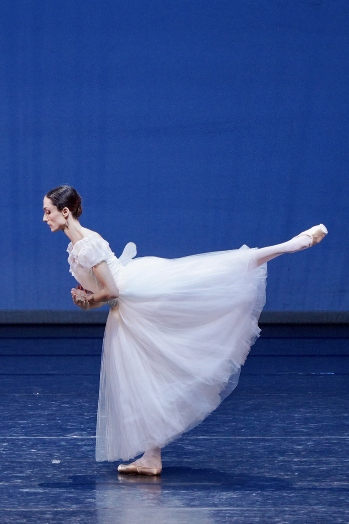 的11位舞者远道而来,起舞上海东方艺术中心,带来两场芭蕾明星精品荟萃