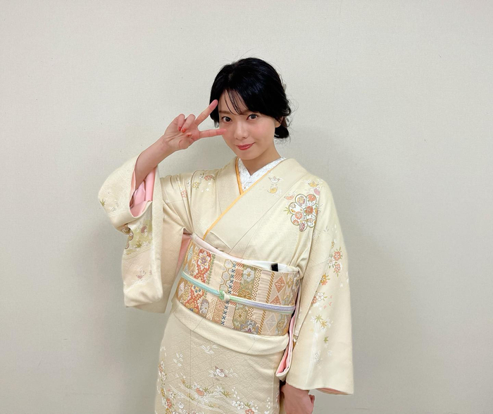 今天对阵中国男篮的比赛,森宽和同样来到现场,为主队以及丈夫助威.