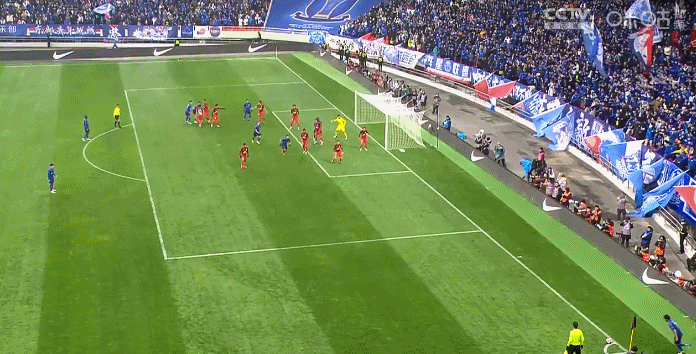 马莱莱上海德比进球申花10击败海港拿下超级杯冠军