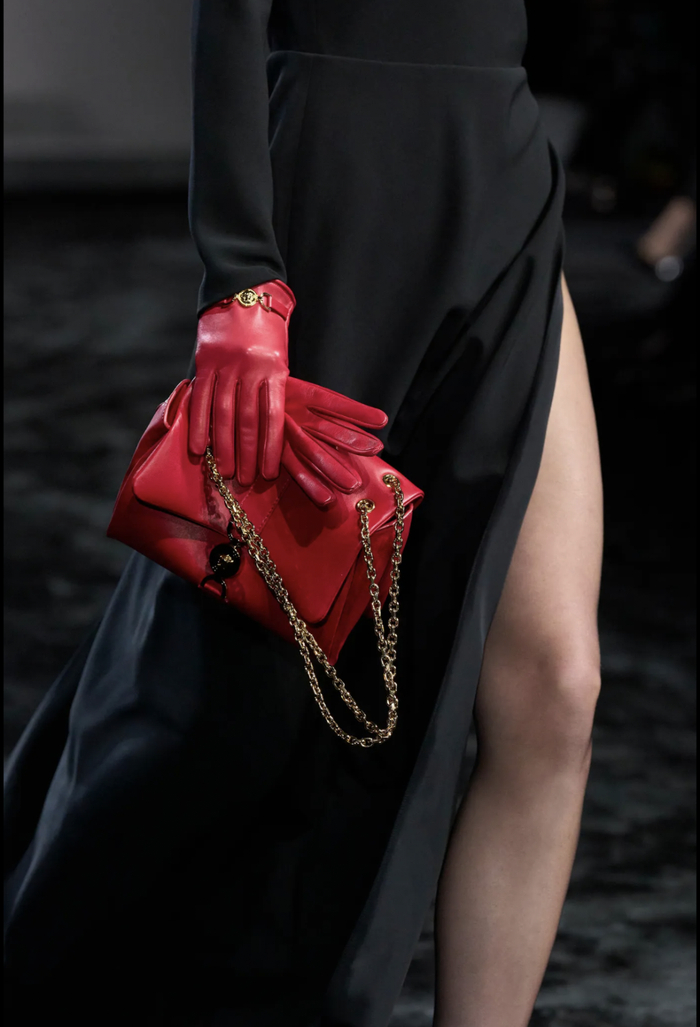 如何策划一场秀versace作为一种叛逆的精神