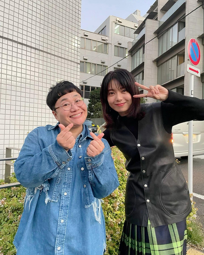 今天对阵中国男篮的比赛,森宽和同样来到现场,为主队以及丈夫助威.