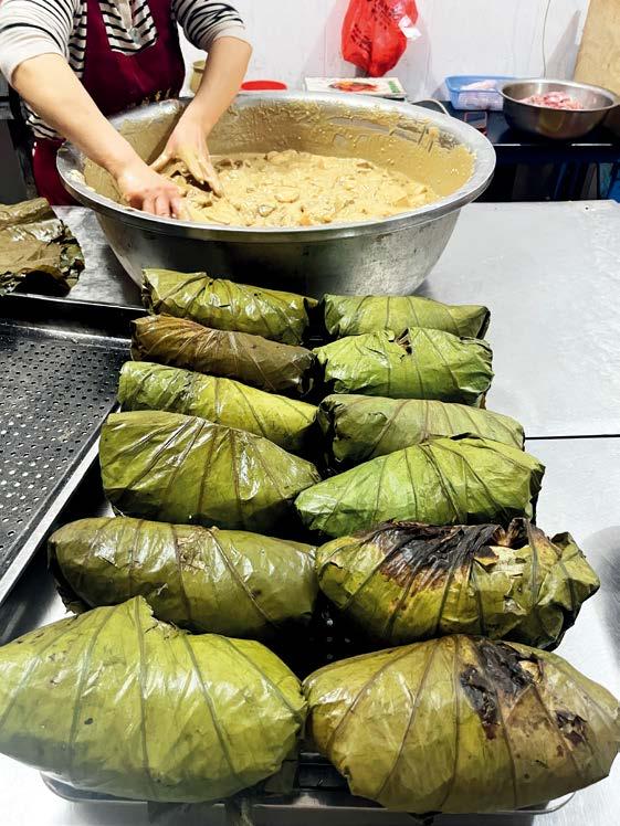 荷包胙南 康 区江南宋城内再现宋城繁华,穿"宋式"汉服,品"宋式"点茶