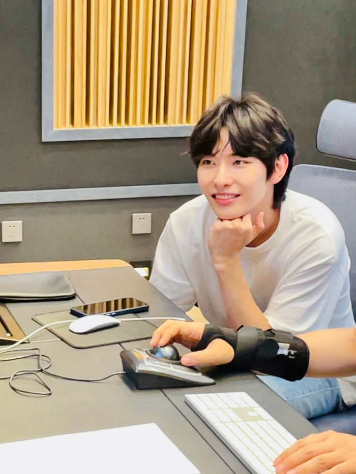 顺毛也太乖了吧