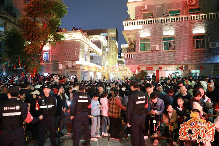 惠州淡水佳节映花灯欢乐闹元宵