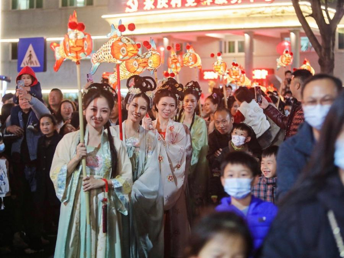 灯如昼人如织东莞道滘元宵花月夜再现元夕浪漫
