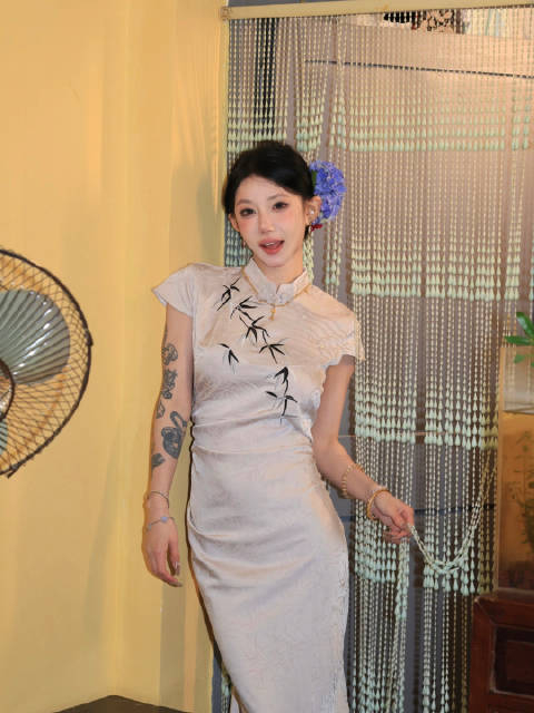 薛小婉民国旗袍风写真颇有富家少奶奶的气质尊嘟很美丽