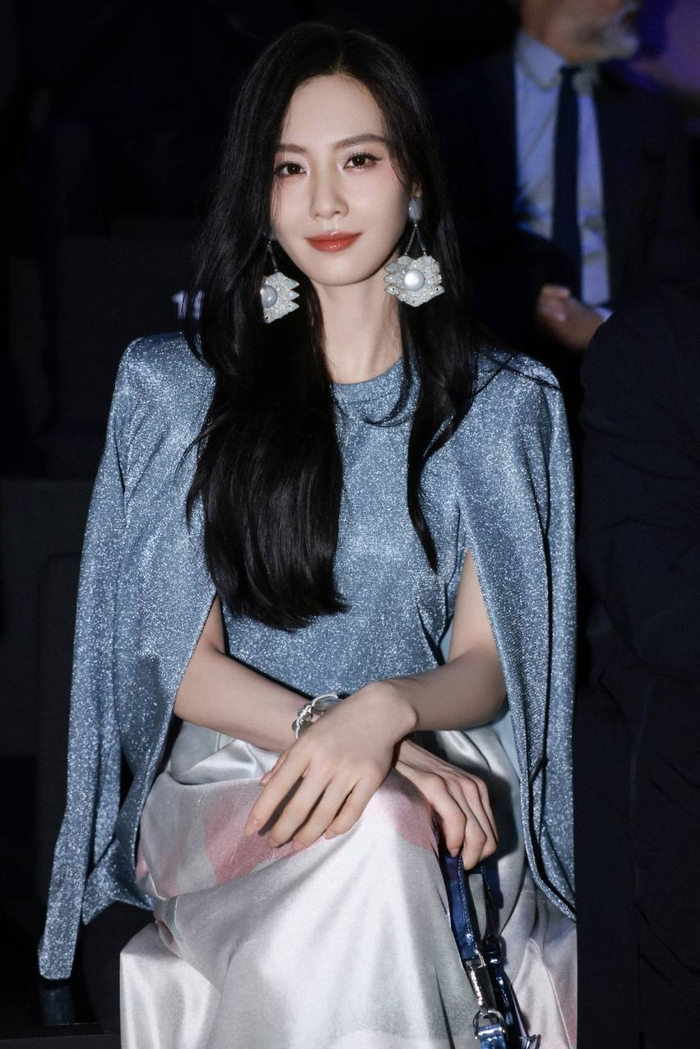 刘诗诗受阿玛尼邀请参加米兰时装周,生图状态美到无可挑剔|刘诗诗