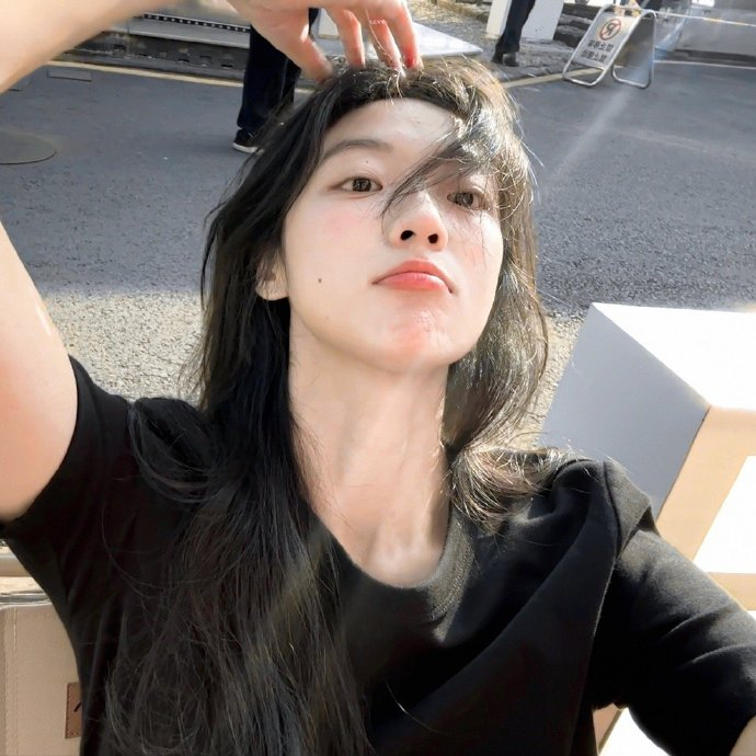 孙千也是头像大户,会被每个时期的她美到,好漂亮好松弛|孙千_新浪新闻