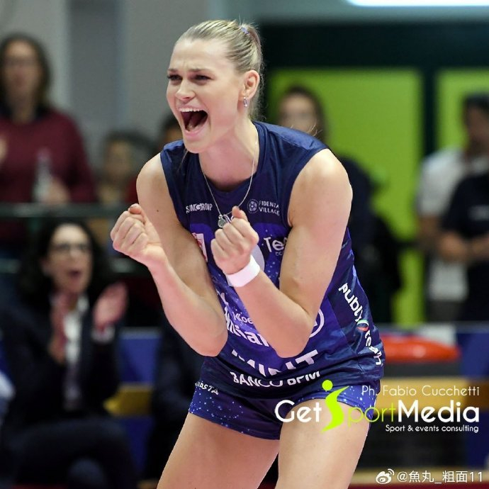 荷兰9997主攻尼卡……|荷兰|尼卡|世界女排_新浪新闻