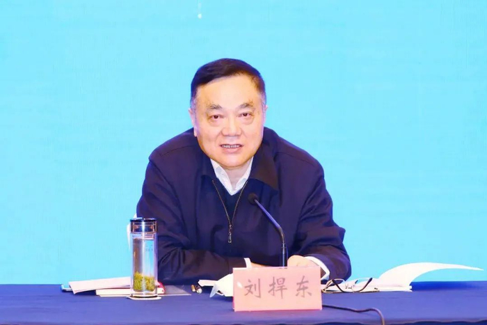 经中共中央批准,中央纪委国家监委对江苏省人大常委会原党组成员,副