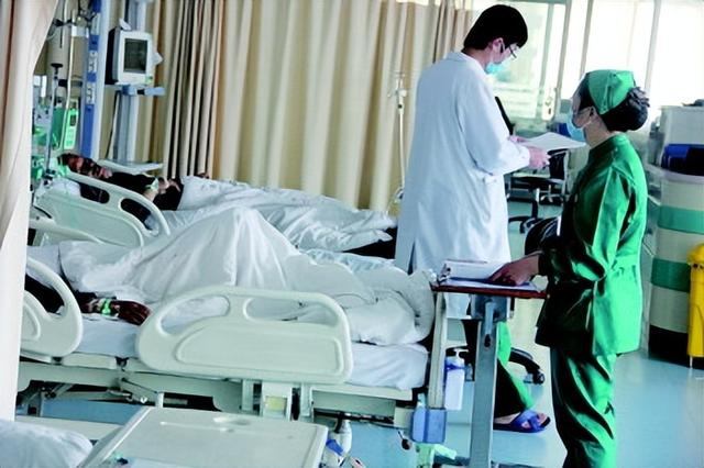 家人住院了为什么医院不让家属进病房却可以请护工帮忙照顾