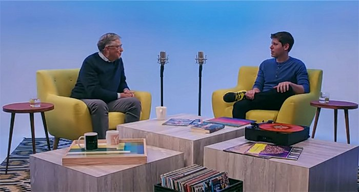 微软创始人比尔·盖茨与奥特曼对谈（来源：@比尔·盖茨 官方视频号）