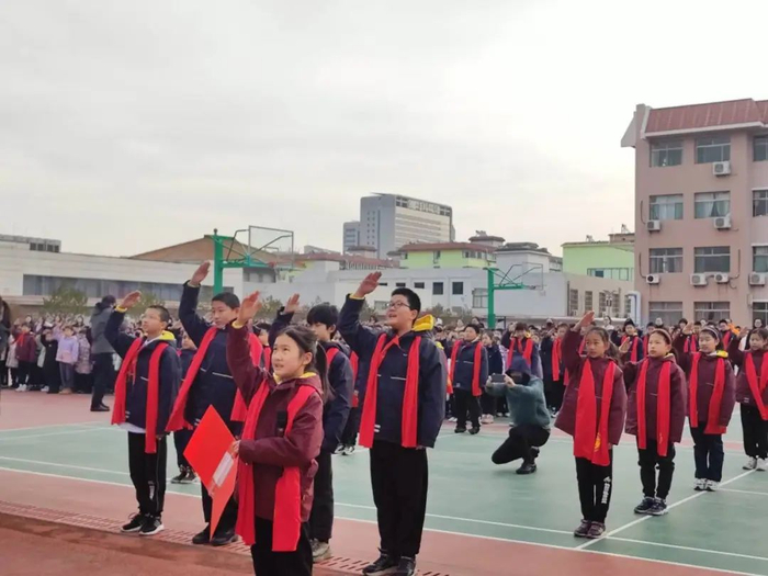 春光为序向阳而行东方双语实验学校举行2024春季开学典礼