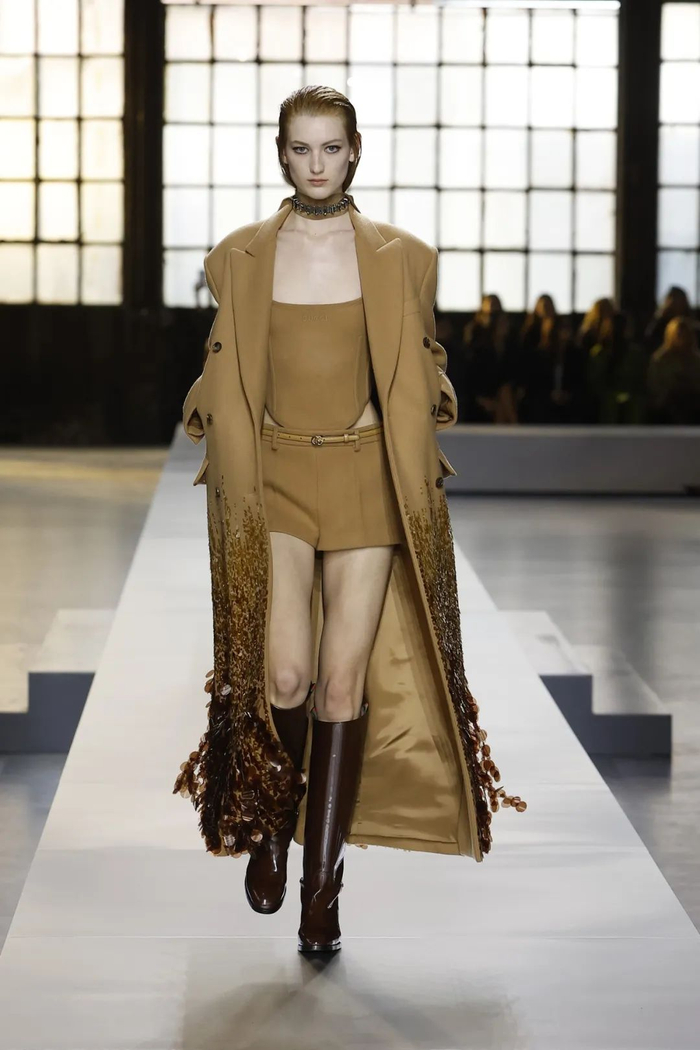 才刚开年,这gucci秀场就带头卷起来了嘞!__财经头条