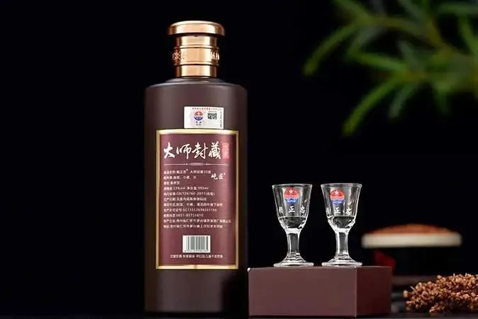 赖正忠封藏30酒都茅台镇核心产区酱香型纯粮白酒送人特有面儿
