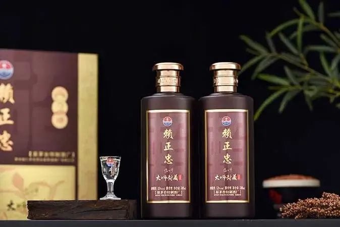 赖正忠封藏30酒都茅台镇核心产区酱香型纯粮白酒送人特有面儿