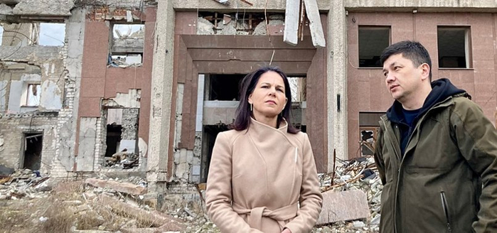 德国外长访问乌前线城市 被俄无人机追踪|尼古拉耶夫|外长|乌克兰_新