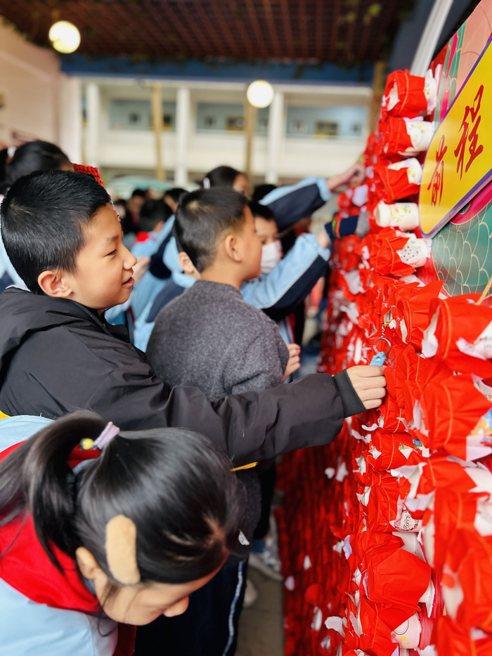 南宁市高新小学南校区2024年春季学期开学典礼|南宁市|小学_新浪新闻