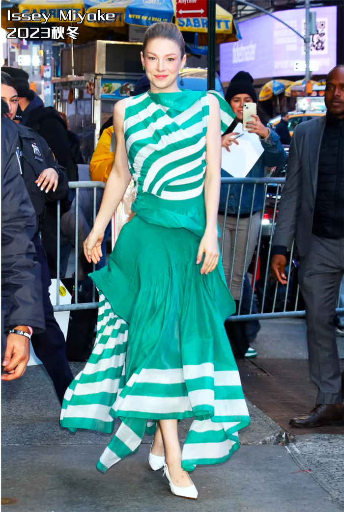 我发现最近美上热搜的女明星都换了同一位造型师