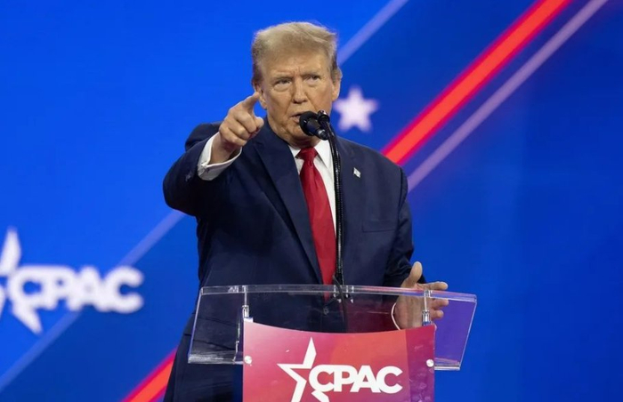当地时间2024年2月24日，美国马里兰州，美国前总统特朗普出席保守派政治行动会议（CPAC）。图/IC photo