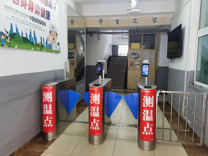 的翘首以盼里商品已经摆放整齐货架已经擦拭干净超市哪个才是你的one