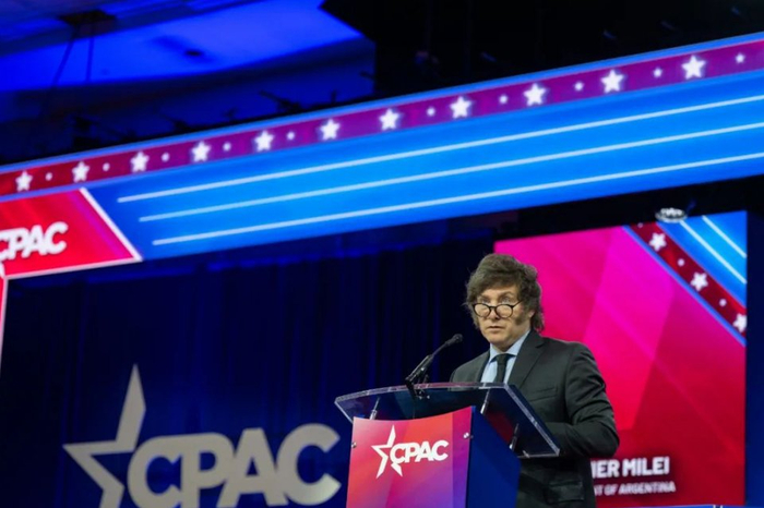 当地时间2024年2月24日，美国马里兰州，阿根廷总统米莱出席保守派政治行动会议（CPAC）。图/IC photo