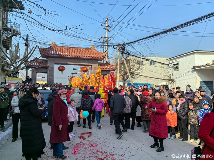 正月十六泰安邱家店镇旧县爬桥节十里八乡老百姓一起辞旧迎新