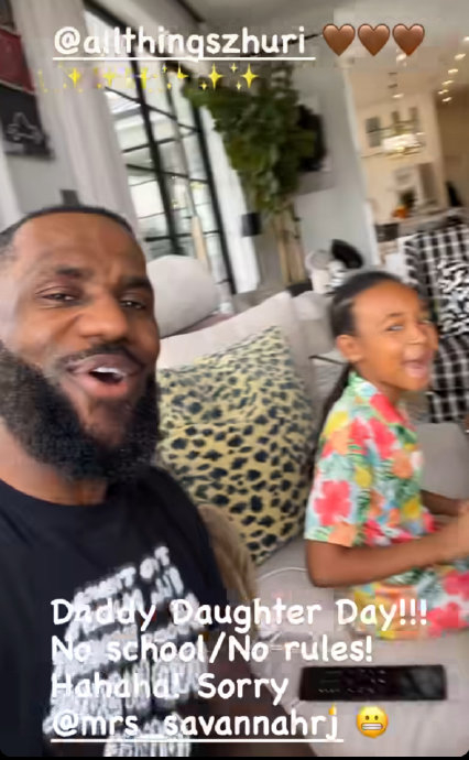 詹姆斯和女儿一起享用早餐,相当幸福……|詹姆斯|早餐|湖人_新浪新闻