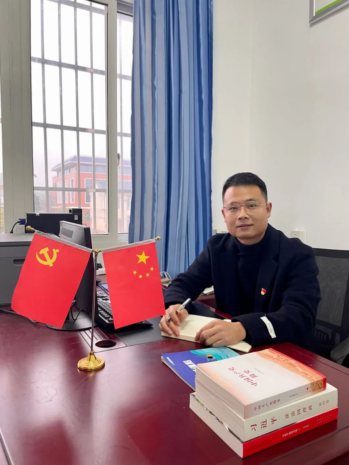 长沙县高桥镇直荀学校书记,校长赖志明在今天的开学典礼上,我想引用